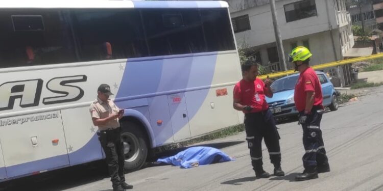 Murió al caer de una camioneta cuando se dirigía a almorzar