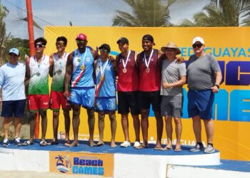 En baloncesto U-13 EL ORO CAMPEÓN MASCULINO Y VICECAMPEÓN FENEMINO
