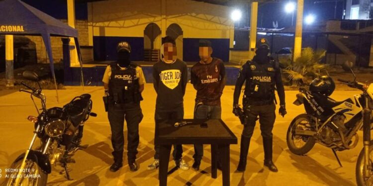 Tras persecución capturaron a sujetos en poder de un arma de fuego