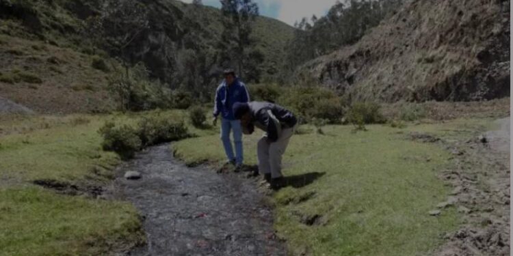 Al menos 10 mil familias se verían afectadas por contaminación del agua por el volcán Cotopaxi