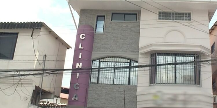 Mujer murió luego de someterse a una cirugía estética