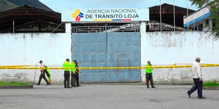 Alerta de bomba en la Agencia Nacional de Tránsito (ANT) en Loja