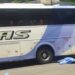 Murió al caer del balde de una camioneta
