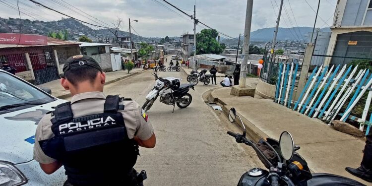 Asesinado cuando dejó a su hijo en la guardería