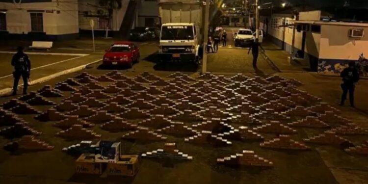 Más de una tonelada de estupefacientes estaba oculta en cajas de cartón