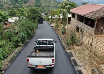 Prefectura asfalta calles del sitio Conchicola