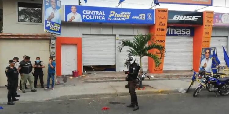Atentado explosivo en sede de candidato a Alcalde de Portoviejo