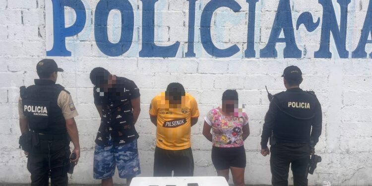 Tres detenidos por tenencia ilegal de arma de fuego