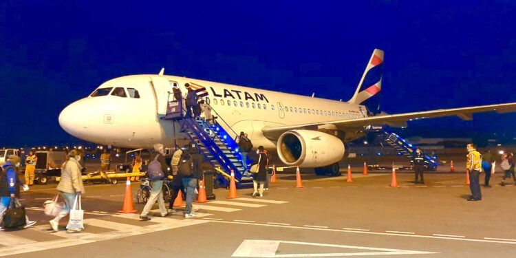 Desde este lunes 2 de enero inició la ruta aérea entre Cuenca y Miami