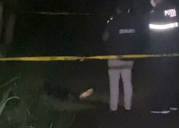  El cuerpo sin vida de un hombre que presentaba varios impactos de bala