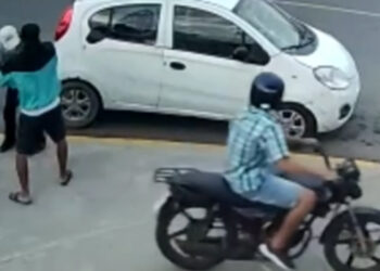 Asaltantes en motocicleta sorprendieron a un ciudadano