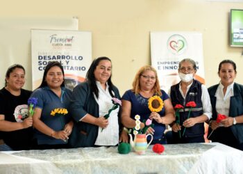 Alcaldía inauguró Curso de Flores a Crochet