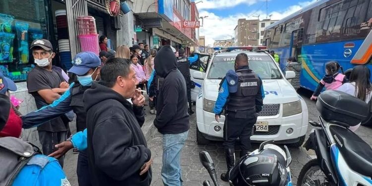 Menor de 11 años fue detenido por robar un celular en Latacunga