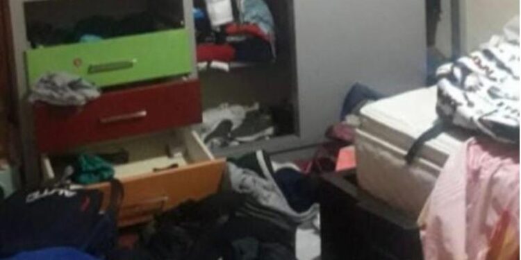 10 sujetos armados asaltaron una vivienda para llevarse 15 mil dólares