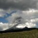 Reportan caída de ceniza del volcán Cotopaxi al sur de Quito