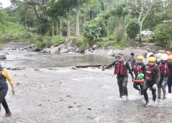 Continúa desaparecido menor que junto a sus padres fue arrastrado por la corriente del rio