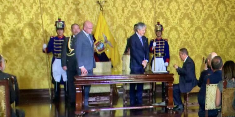 Fernando Apolo fue posesionado como Gobernador de El Oro