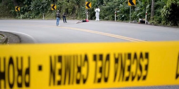 Motociclista falleció al impactarse contra un bus