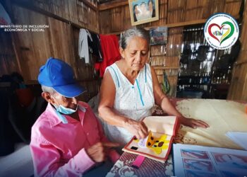 Funcionarios continúan atendiendo en el Proyecto Adulto Mayor en El Guabo