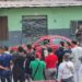 Una pareja fue asesinada mientras se movilizaban en un carro
