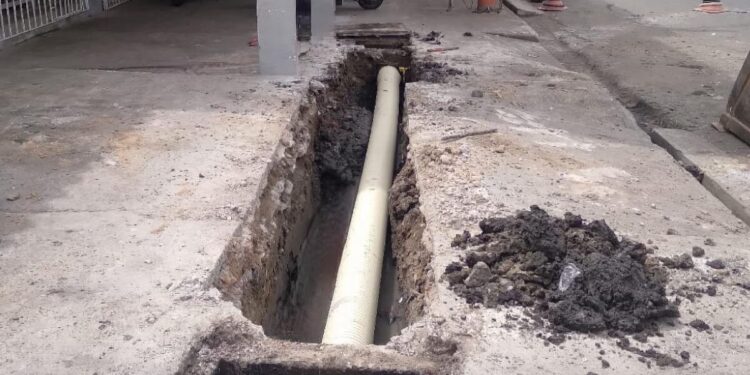 Aguas instaló red de alcantarillado en la calle Kleber Franco y 23 de Abril