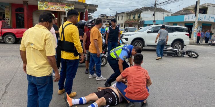 Ciudadanos evitaron que vehículo involucrado en accidente abandone el lugar