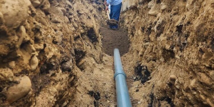 Aguas instaló red de agua potable en el Barrio Sauces 1