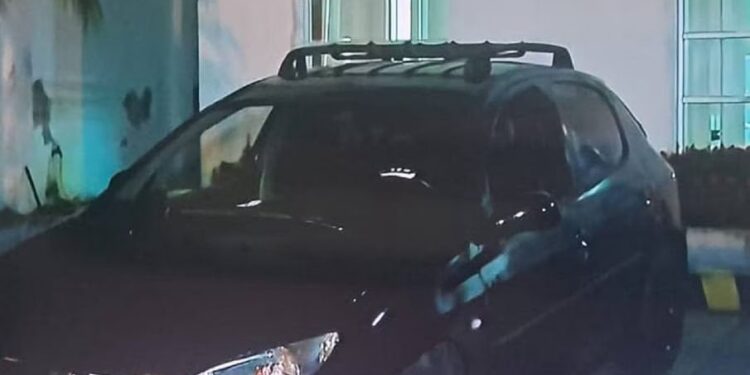 Extorsionadores lanzaron artefactos explosivos contra vivienda