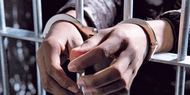 Ex policía sentenciado por robar 158.000 dólares de las bodegas judiciales