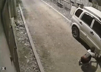 Delincuentes roba los accesorios de un vehículo