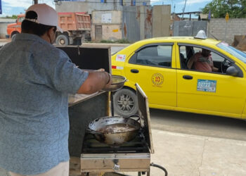 Las «Empanadas de Verde, en la vía Balosa, a la altura del Km 10.5 en la ciudadela Los Ángeles