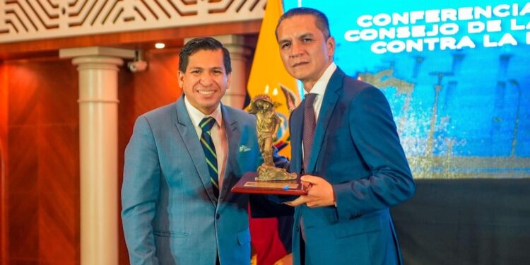 Presidente del Consejo de la Judicatura, presidió conversatorio público y brindó conferencia magistral