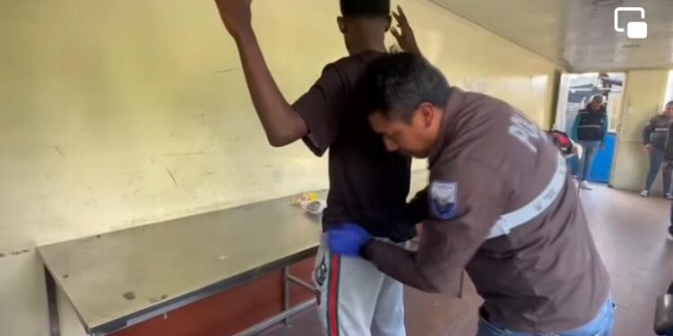 Seis detenidos en operativo contra en micro tráfico