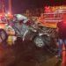 Dos personas heridas fueron rescatadas de entre los fierros de un carro