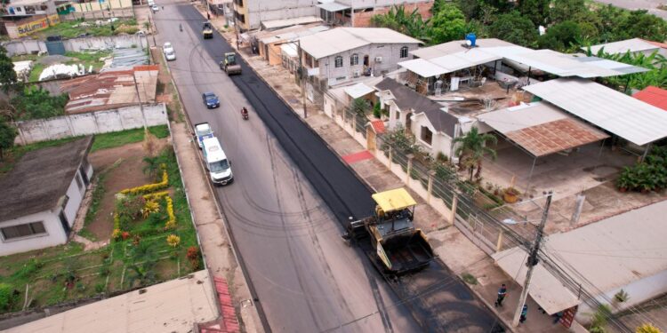Alcaldía de El Guabo y Prefectura de El Oro transforman calles del cantón