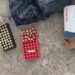 Botaron a la maleza caja con municiones