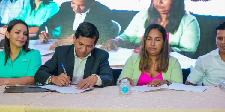 Alcalde suscribió contrato de regeneración urbana para el Barrio Venezuela