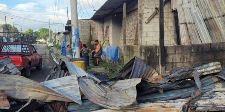 Murió calcinado en el incendio de dos viviendas