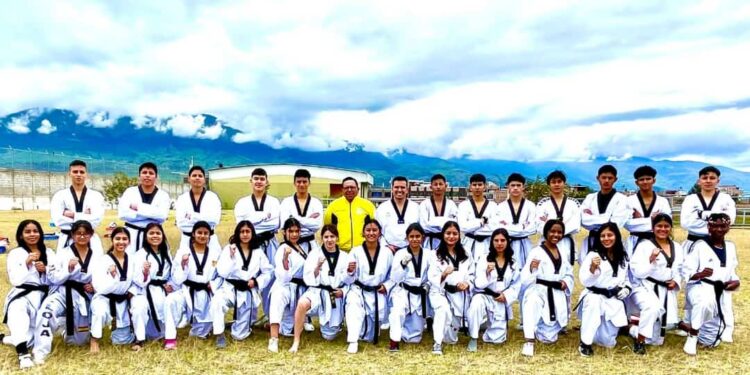 Entrenadores y deportistas ORENSES EN MICROCICLO NACIONAL DE TAEKWONDO CON MIRAS A PANAMERICANO