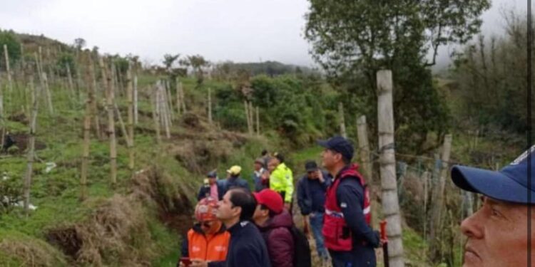 Familias evacuadas por deslizamiento en el cerro Cuchicagua