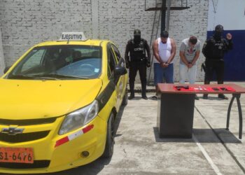 Se habrían movilizado en un taxi con un arma de fuego