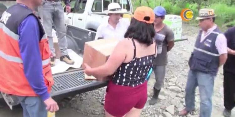 Familias damnificadas del cantón Caluma recibieron ayuda humanitaria