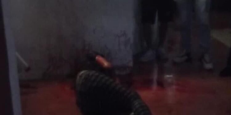 Fue apuñalado en una discoteca