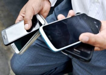 Fueron en busca de trabajo y terminaron sin celular