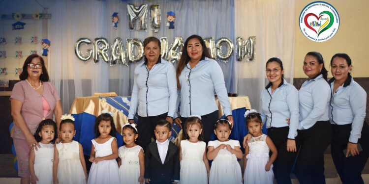 Niños se graduaron en el Centro Infantil “Tío Boanergers» de El Guabo