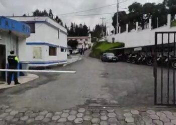 Policía es encontrado con un tiro en la cabeza dentro del edificio del Comando en Guaranda