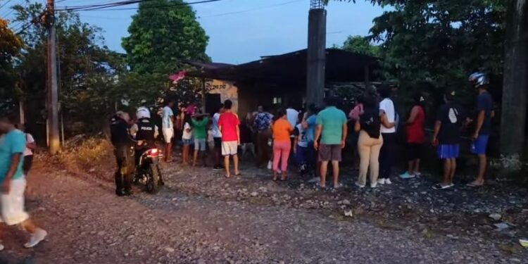Lo asesinaron en la puerta de su domicilio