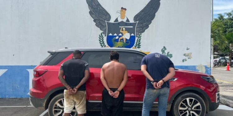 Sujetos que habrían disparado a policías recibieron prisión preventiva