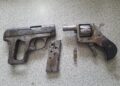 Tras una pelea mujer entregó dos armas de fuego de su ex-conviviente
