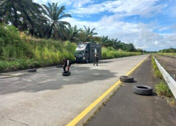 Sujetos se ocultan en la maleza para asaltar a conductores